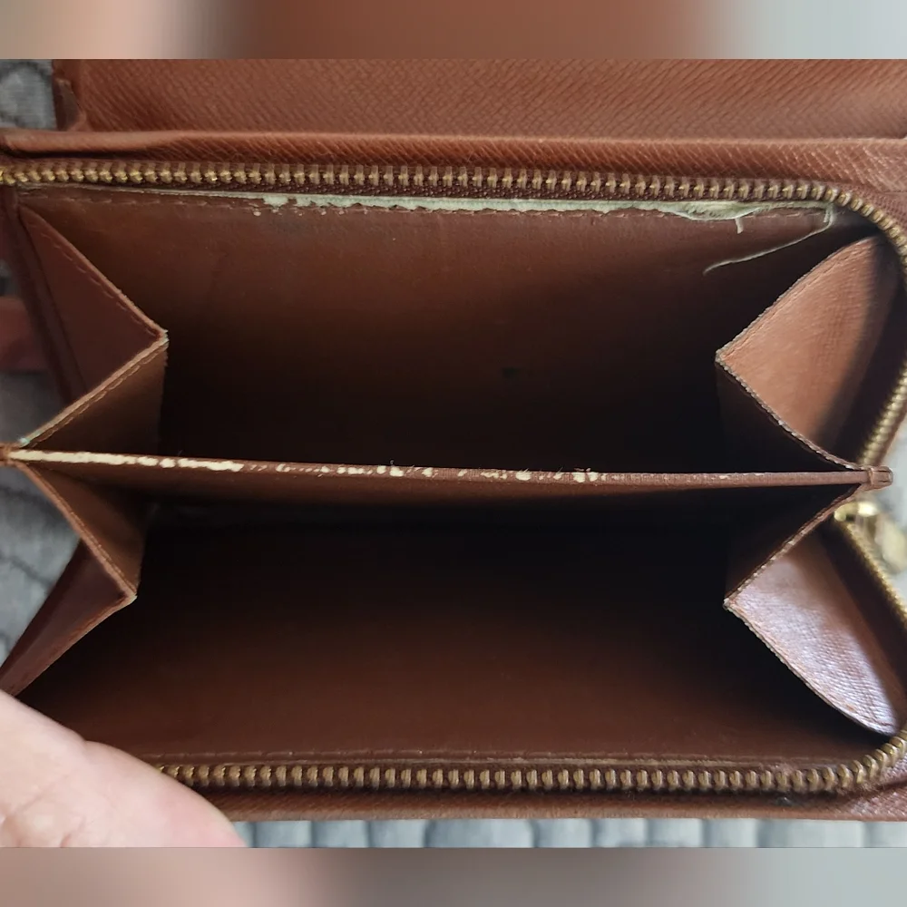 LV Monogram wallet - Picture 3 of 10